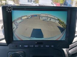 Mercedes-Benz Atego 1224 L Junge Schiebegardien li.