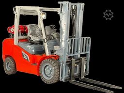 Heli CPYD35-G3- GAS  2,5t 3,3m Hub - KUBOTA - Garantie