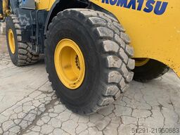 Komatsu WA320-8E0
