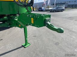 John Deere R740i