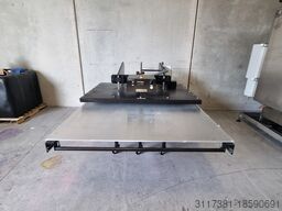 Geo Knight Maxi-Press