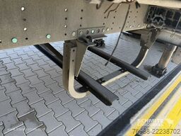 Schmitz Cargobull Curtainsider Standard Ladebordwand Getränke