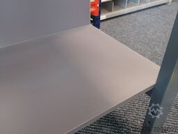 Werkbank / Gesamtbreite: 1400 mm / Gesamttiefe: 600 mm / Gesamthöhe: 900 mm