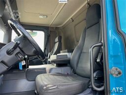 Scania P280 4x2 Box truck w/ lift and full side opening.