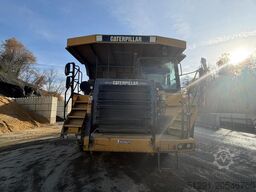Caterpillar 775F