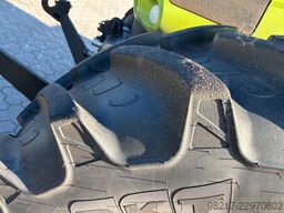 CLAAS Ares 697
