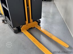 JUNGHEINRICH EKS 210 - Rail Guidance !! Cabin 1000 MM !!