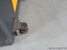 JUNGHEINRICH EKS 210 - Rail Guidance !! Cabin 1000 MM !!