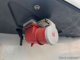 SCHMITZ CARGOBULL SKO24 ThermoKing SLXi 300