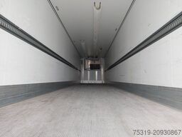 SCHMITZ CARGOBULL SKO 24 Thermo King SLXi 300