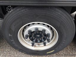 SCHMITZ CARGOBULL SKO 24 Thermo King SLXi 300