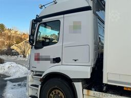 Mercedes-Benz Actros 1836 4x2 box truck with tail lift and side