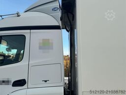 Mercedes-Benz Actros 1836 4x2 box truck with tail lift and side
