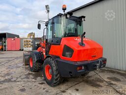 Kubota R 082