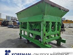 Kleemann hopper with vibrating chute