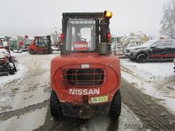 Nissan 4 Ton.-Triplex-FH 4,5m + Seitenschieber