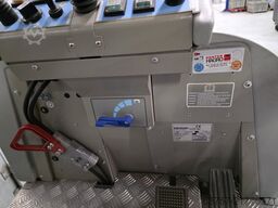 Comac Ultra 85B