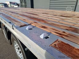 Lecitrailer PLATEAU EXTENSIBLE TWISTLOCKS