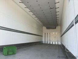 VOLVO FM 370 Kühlkoffer 7,80 m LBW 2 T*THERMOKING