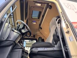 MERCEDES-BENZ Mercedes-Benz 1848 L Actros 5 GigaSpace