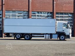 Volvo FM 330 6x2*4 - Box with lifting roof - Loadlift...