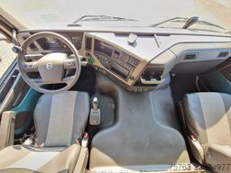 Volvo FM 330 6x2*4 - Box with lifting roof - Loadlift...