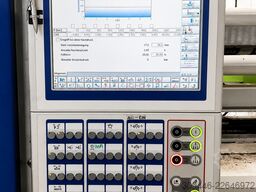 Wittmann Battenfeld HM 300/2250