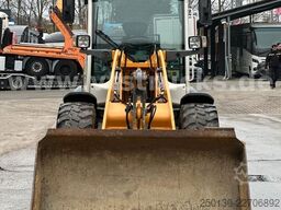 LIEBHERR L506C Schaufel/Palettengabel