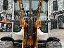 LIEBHERR L506C Schaufel/Palettengabel
