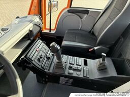 Mercedes-Benz Unimog U 423