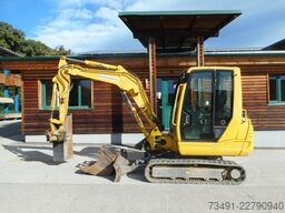 Takeuchi TB 235 mit Powertilt
