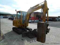 Takeuchi TB 235 mit Powertilt