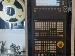 DMG MORI MILL TAP 700 Automatisierung mit Roboter