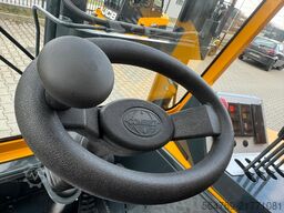 Combilift CB3000/LPG /2016 year/ Perfect condition