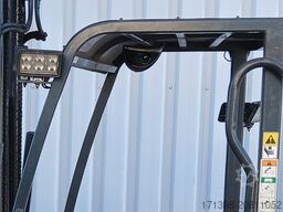 MOFFETT 4 Wege Mitnahmestapler M4 25.4 /ALLRAD nur 650h