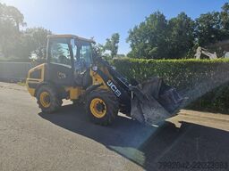 JCB 407