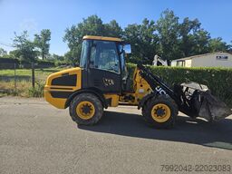 JCB 407