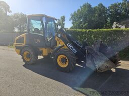 JCB 407