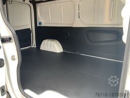 RENAULT Trafic KOMFORT L2H1 dCi 170 KLIMA+NAVIGATION