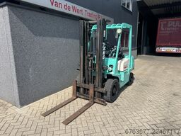 YANG FD-25 Triplo 440 Freelift / 3e functie Isuzu Diesel 1998