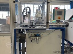 Deckelmontageanlage / Arburg 