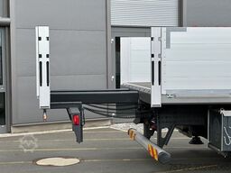 VOLVO FH 500 8x4 Pritsche mit Fassi F905R.2.7 + JIB