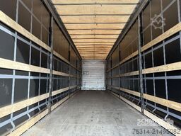 Schmitz Cargobull Curtainsider Mega Getränke