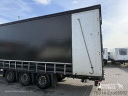 Schmitz Cargobull Curtainsider Mega Getränke