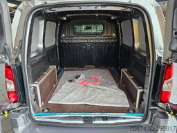 OPEL COMBO-E Cargo 100kW 50-kWh 2-Schiebetüren