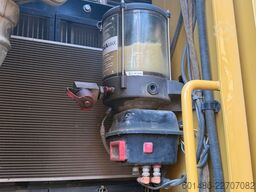 CATERPILLAR 325 Baujahr 2020