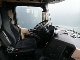 Mercedes-Benz Actros 1945 GigaSpace tractor unit