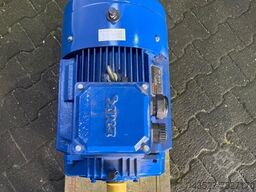 EMK KAE2G180M-4B3E3K