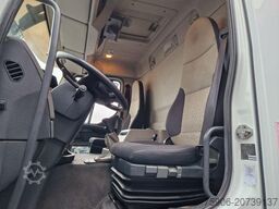 Renault Premium