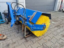 Vitra 2060 4WD - Plow - Sweeper